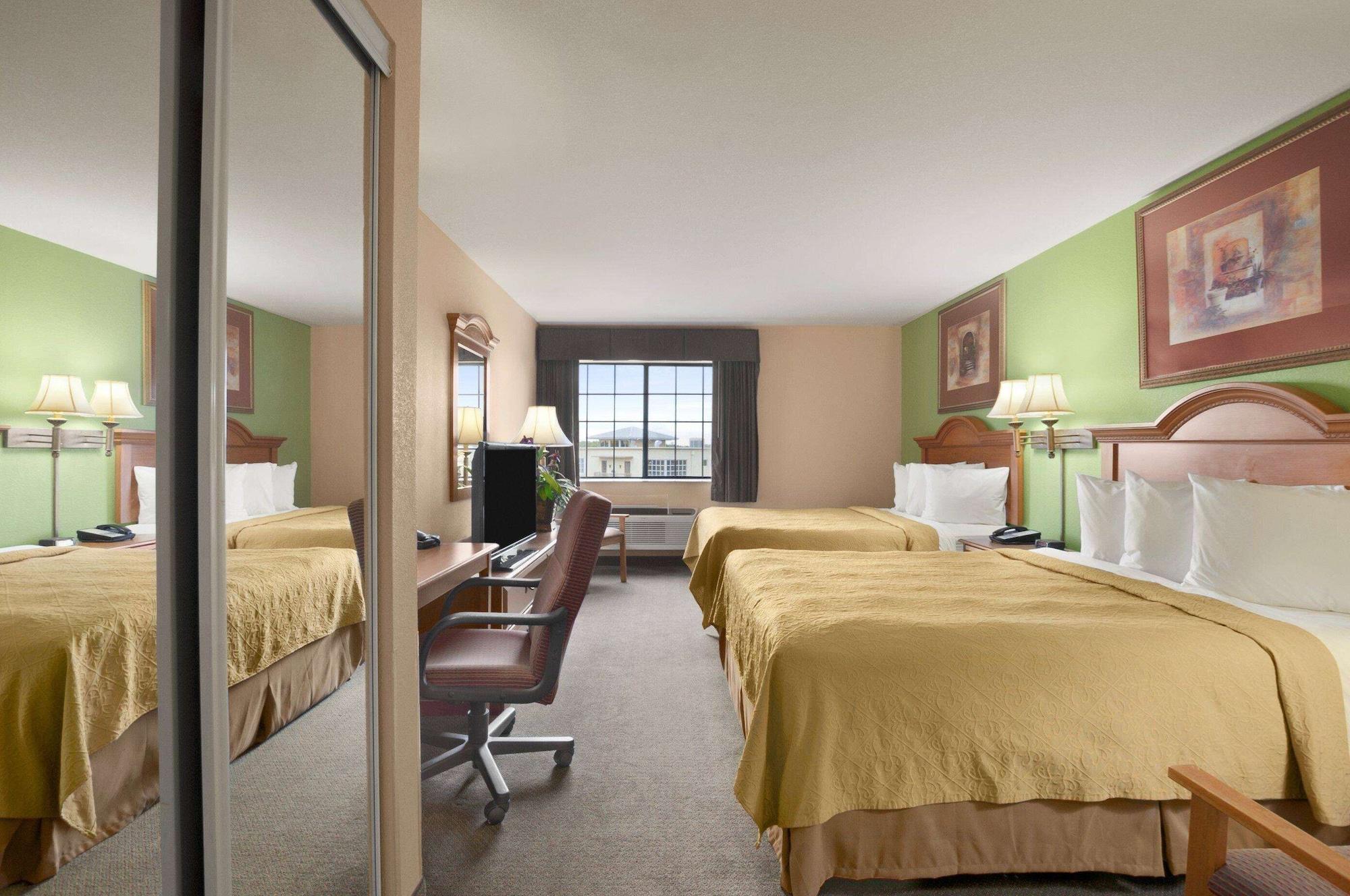 Days Inn & Suites By Wyndham San Antonio North/Stone Oak Dış mekan fotoğraf