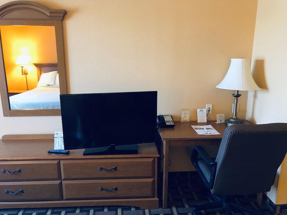 Days Inn & Suites By Wyndham San Antonio North/Stone Oak Dış mekan fotoğraf