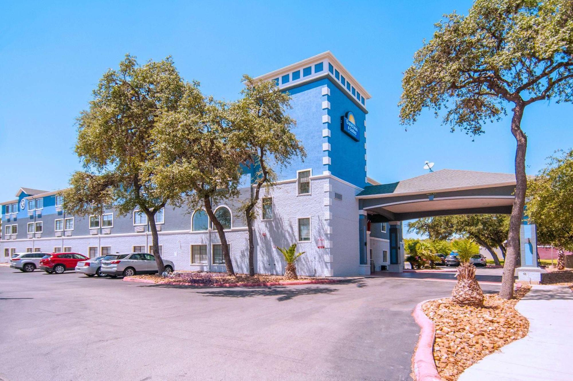 Days Inn & Suites By Wyndham San Antonio North/Stone Oak Dış mekan fotoğraf
