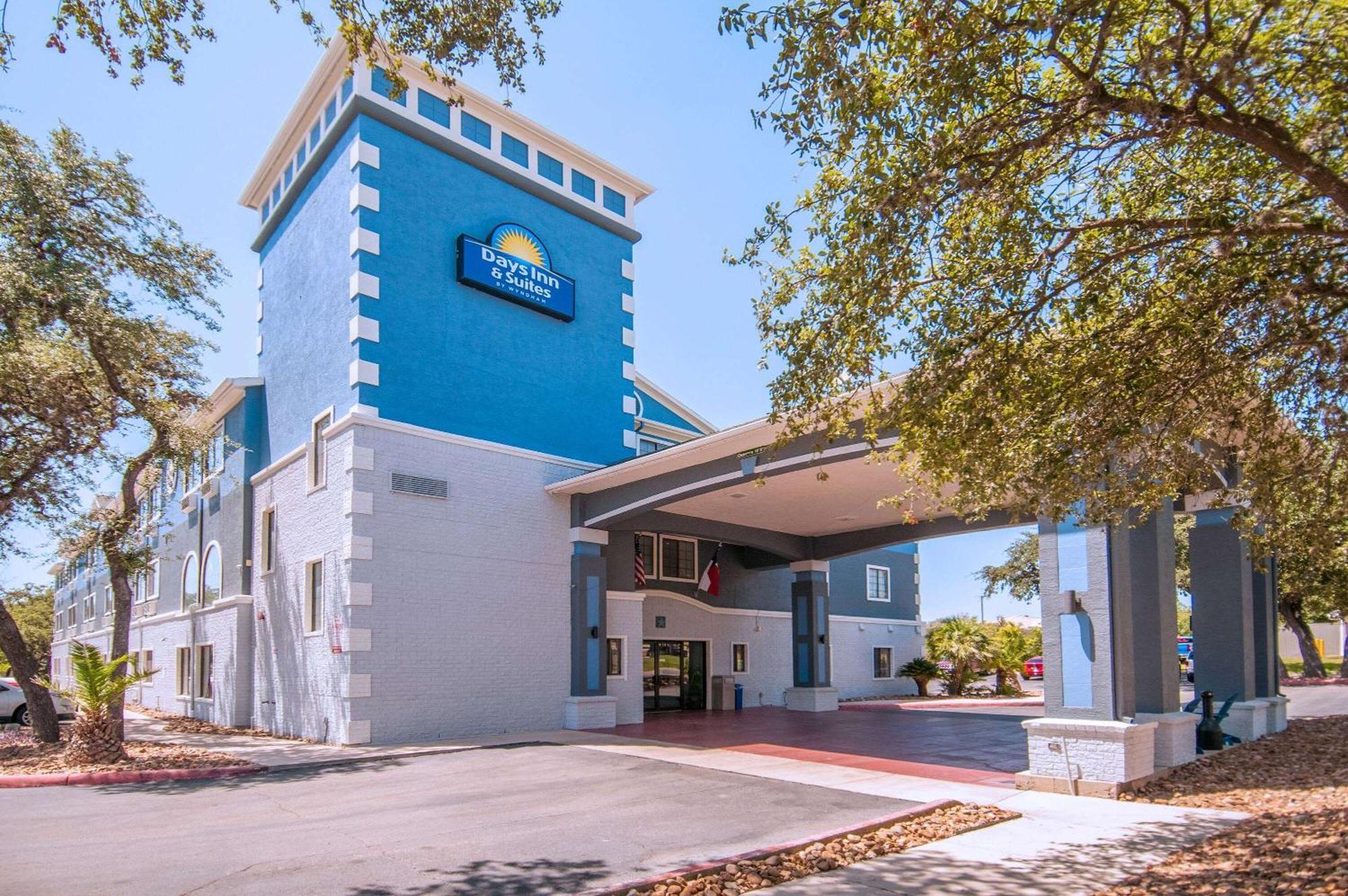 Days Inn & Suites By Wyndham San Antonio North/Stone Oak Dış mekan fotoğraf