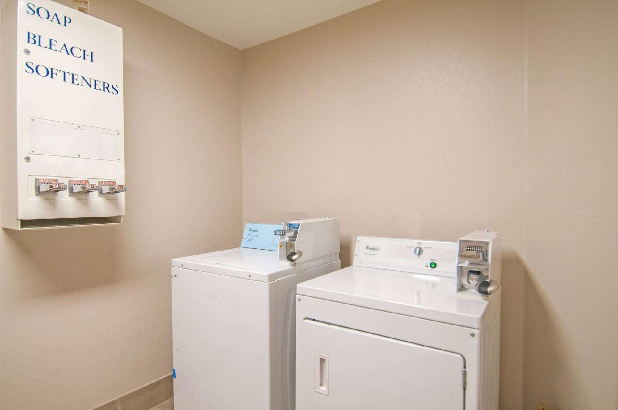 Days Inn & Suites By Wyndham San Antonio North/Stone Oak Dış mekan fotoğraf