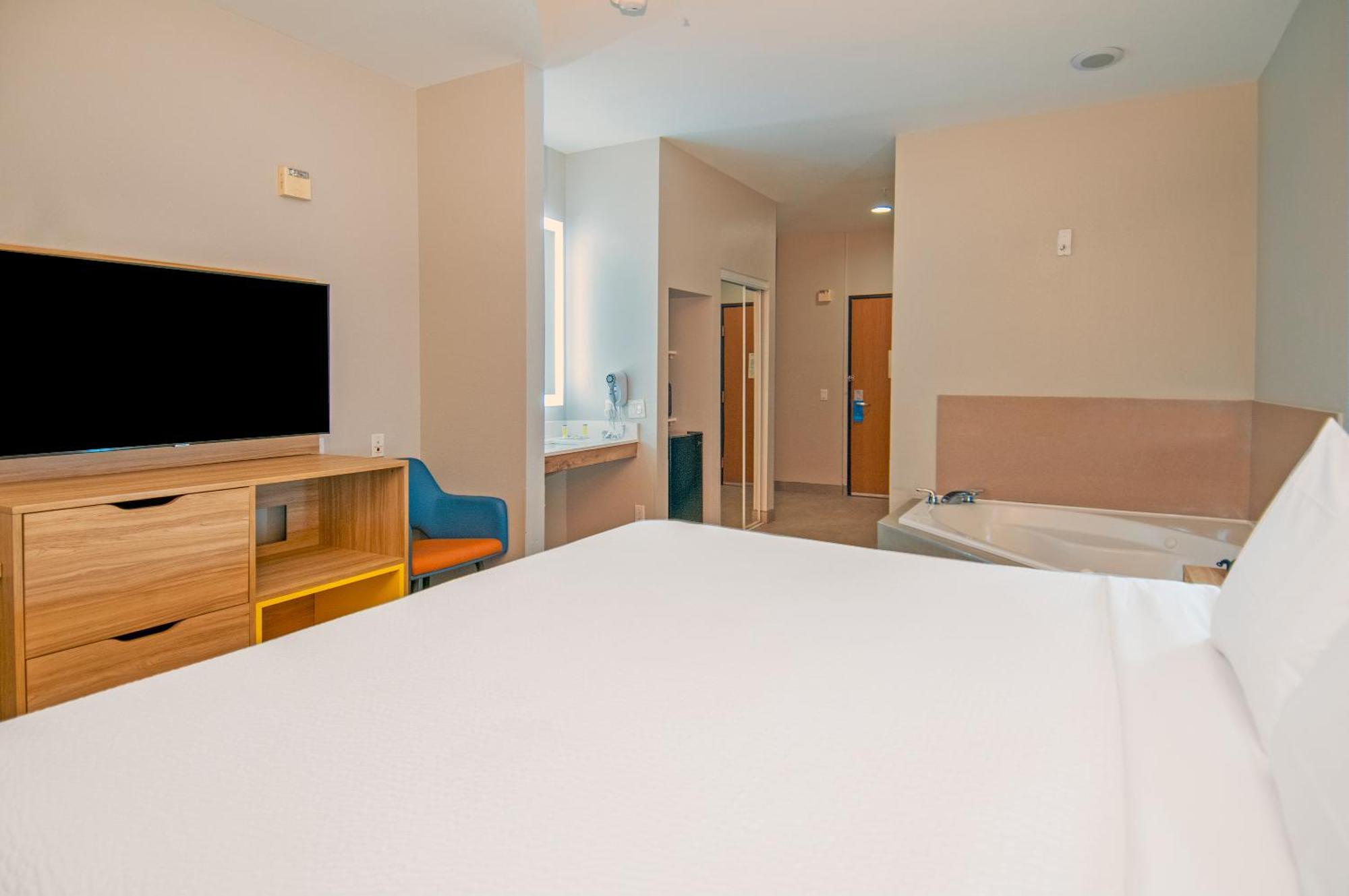 Days Inn & Suites By Wyndham San Antonio North/Stone Oak Dış mekan fotoğraf