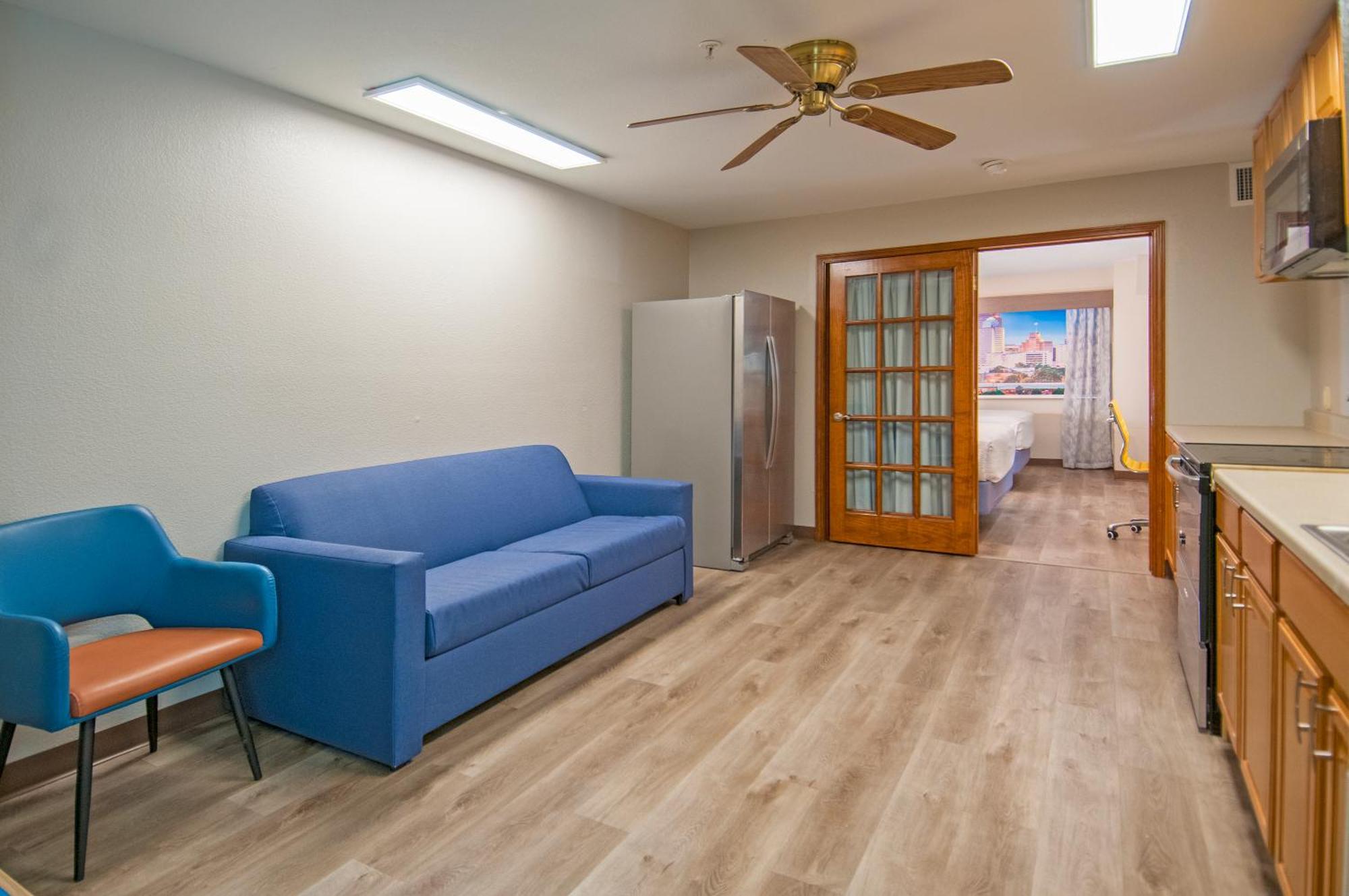 Days Inn & Suites By Wyndham San Antonio North/Stone Oak Dış mekan fotoğraf