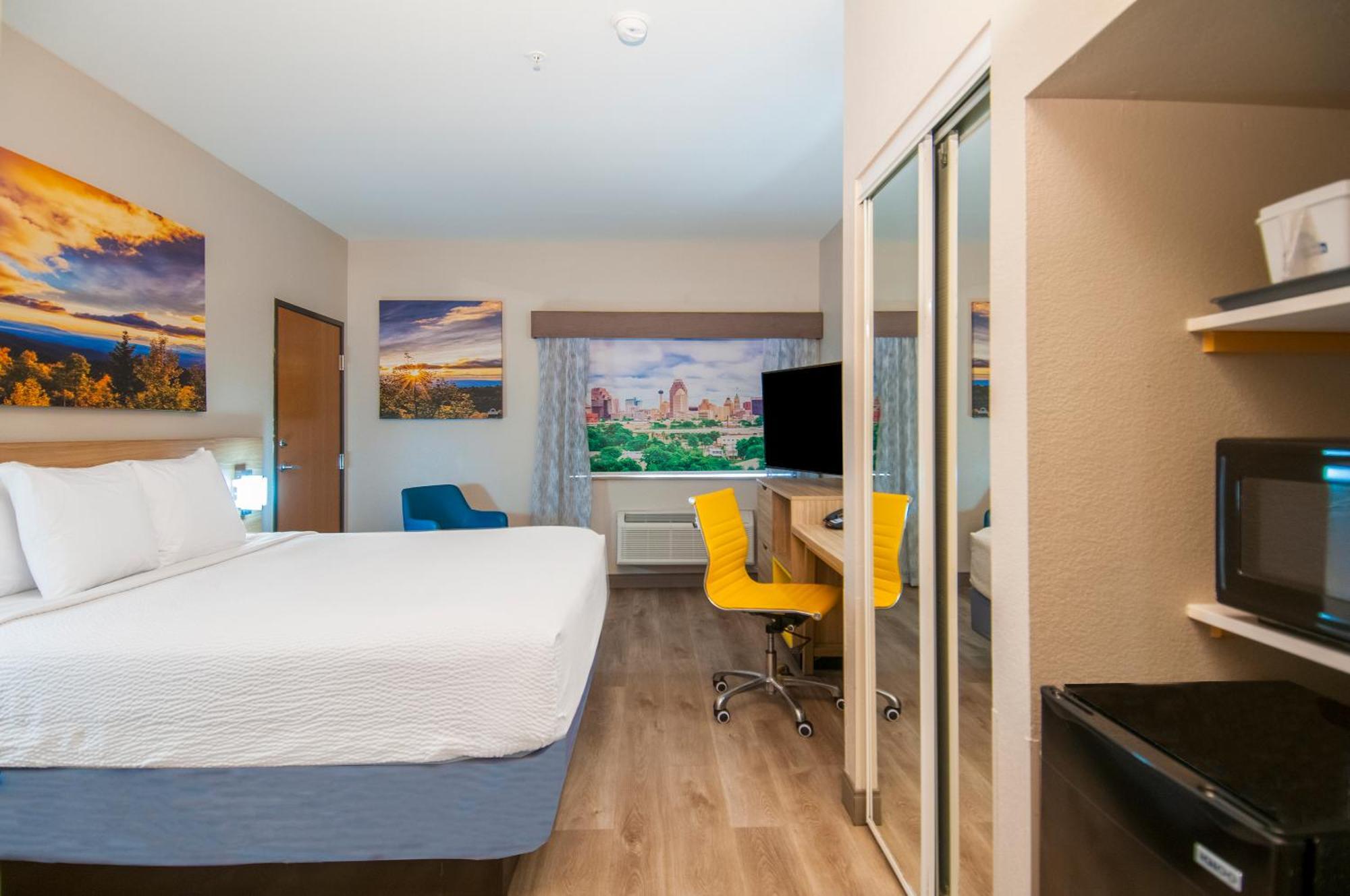 Days Inn & Suites By Wyndham San Antonio North/Stone Oak Dış mekan fotoğraf