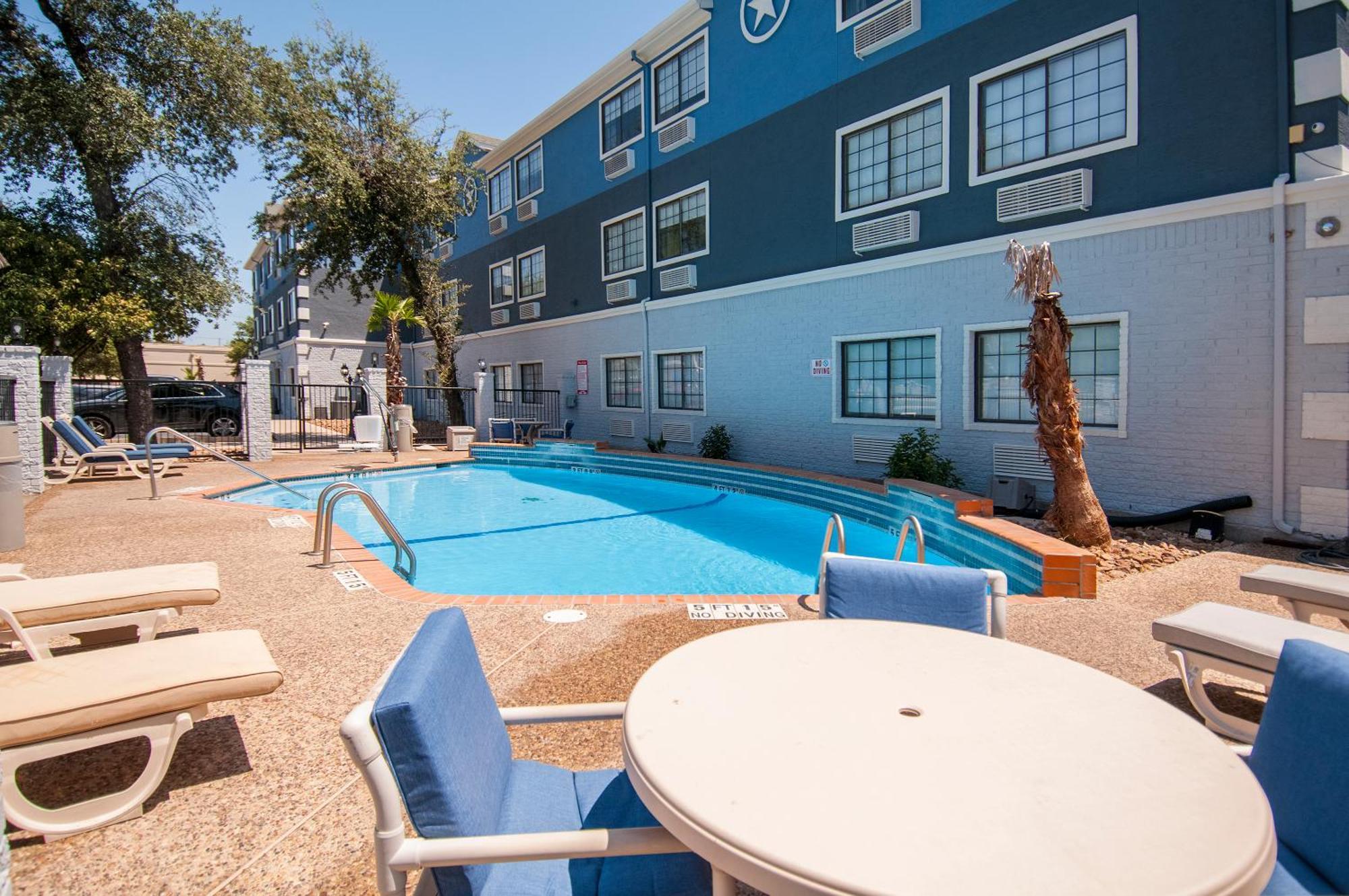 Days Inn & Suites By Wyndham San Antonio North/Stone Oak Dış mekan fotoğraf