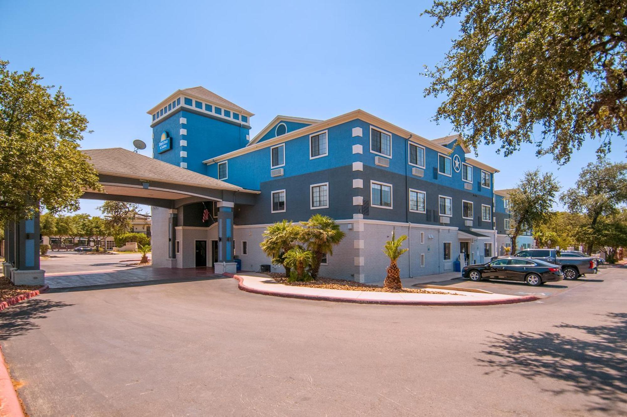 Days Inn & Suites By Wyndham San Antonio North/Stone Oak Dış mekan fotoğraf