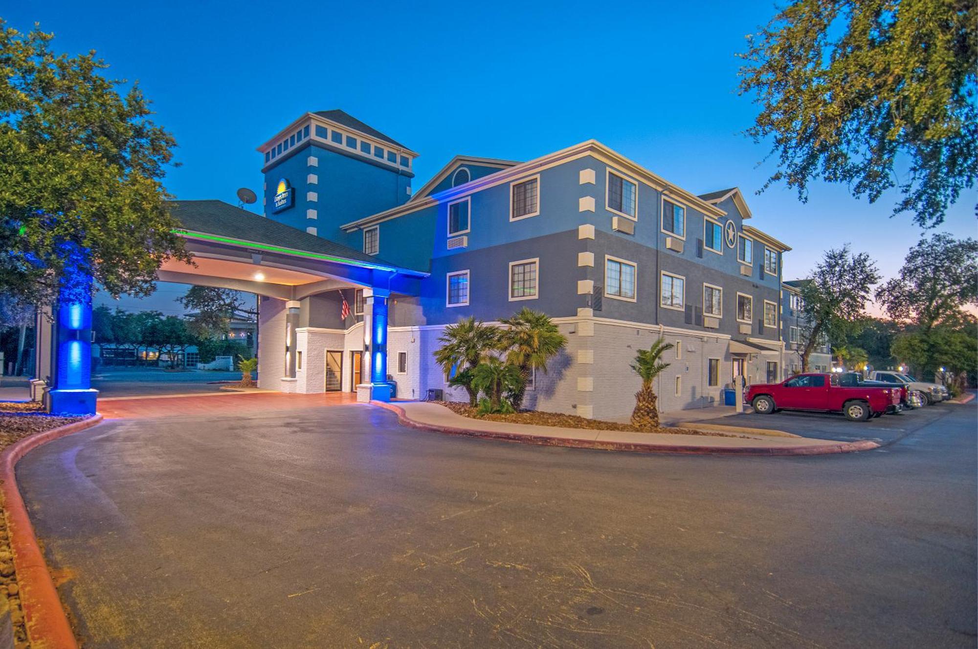 Days Inn & Suites By Wyndham San Antonio North/Stone Oak Dış mekan fotoğraf