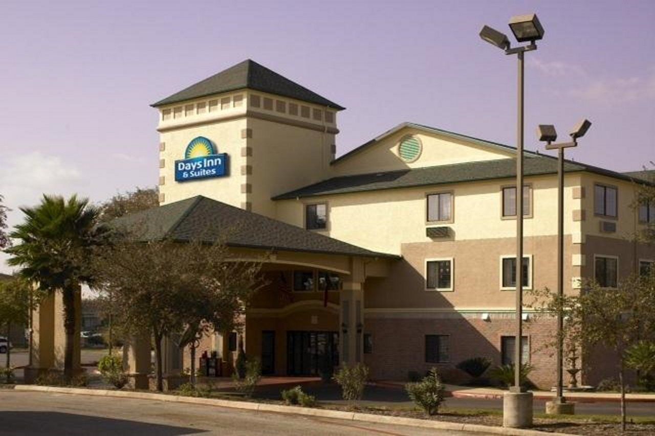 Days Inn & Suites By Wyndham San Antonio North/Stone Oak Dış mekan fotoğraf